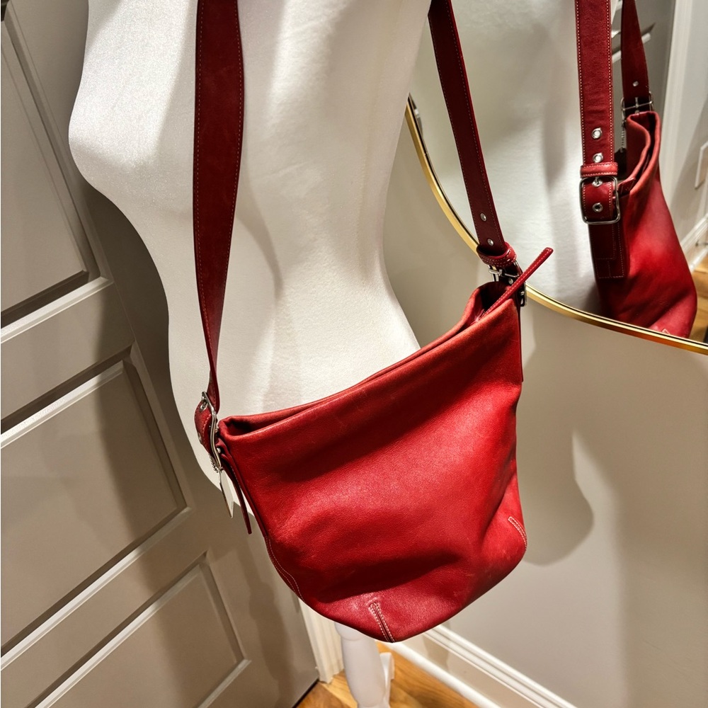 Elegant Red Leather COACH Shoulder Bag